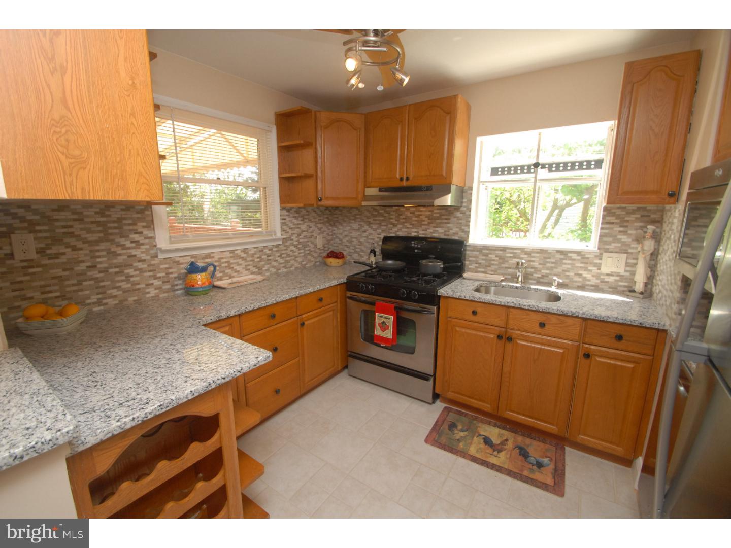12201 Aster Road Philadelphia, PA 19154 - Photo 11 of 25 Kitchen