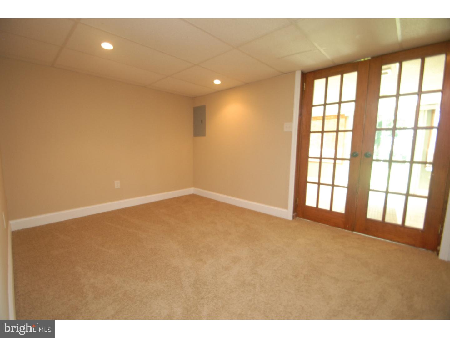 12201 Aster Road Philadelphia, PA 19154 - Photo 14 of 25 Family Room