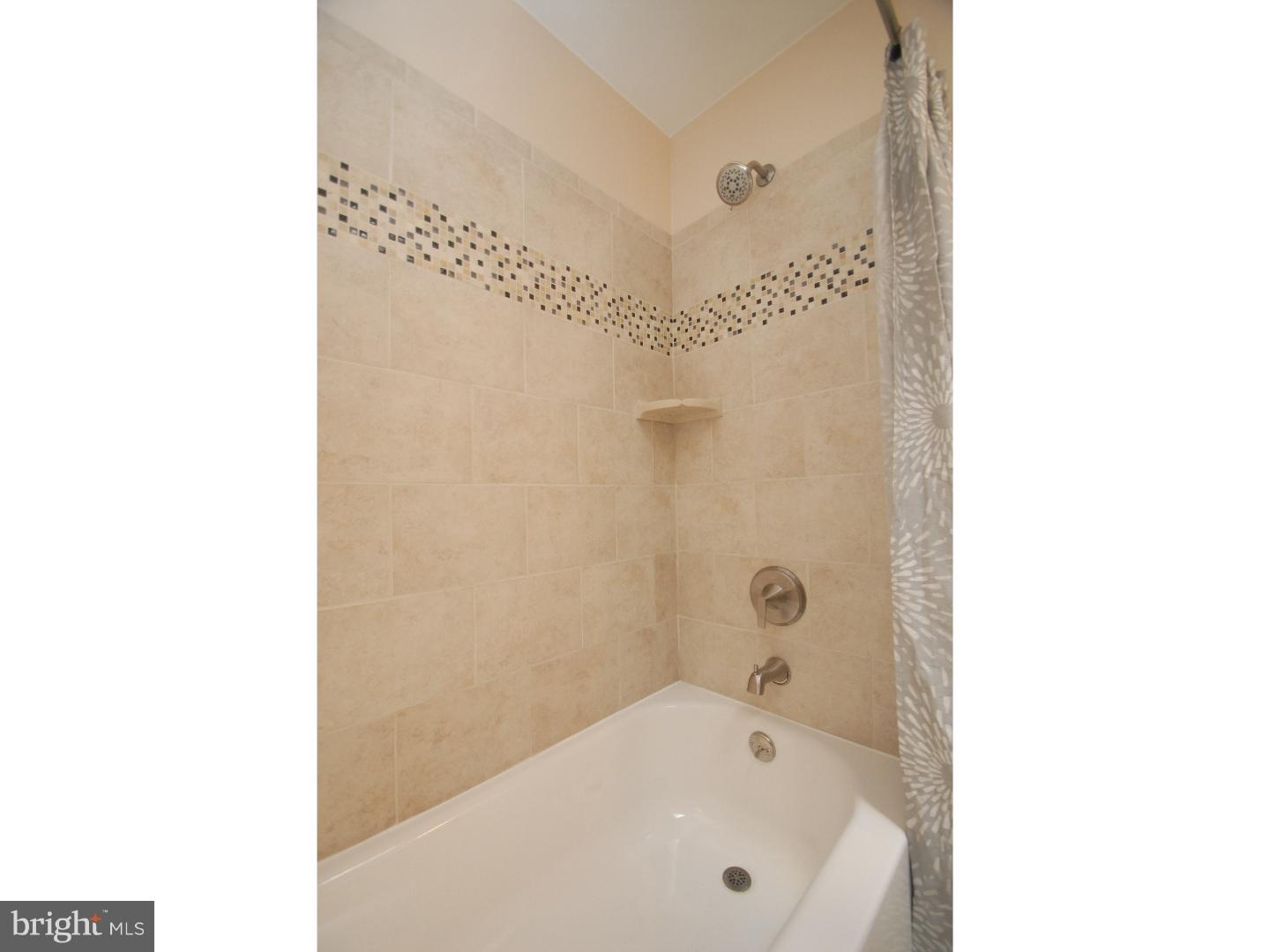 12201 Aster Road Philadelphia, PA 19154 - Photo 19 of 25 Bathroom