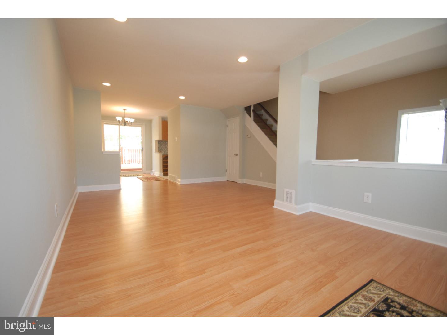12201 Aster Road Philadelphia, PA 19154 - Photo 6 of 25 Living Room