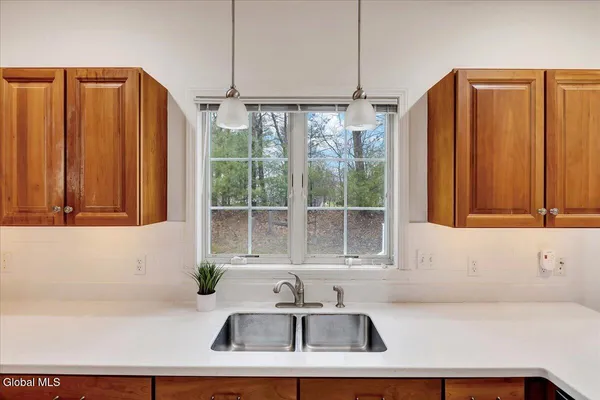 $475,000 | 36 Oakmont Street, Niskayuna, NY 12309