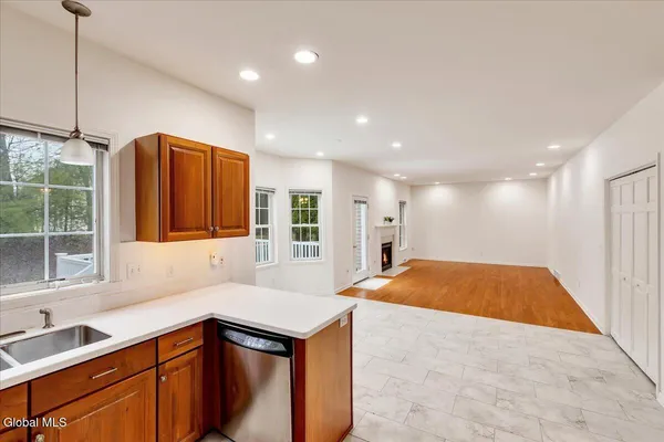$475,000 | 36 Oakmont Street, Niskayuna, NY 12309