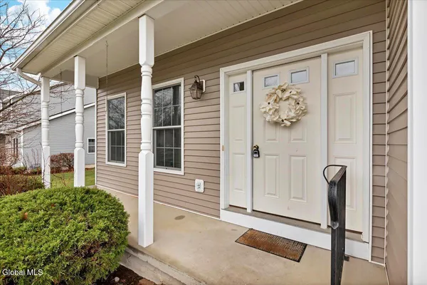 $475,000 | 36 Oakmont Street, Niskayuna, NY 12309