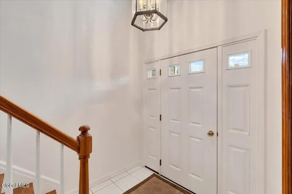 $475,000 | 36 Oakmont Street, Niskayuna, NY 12309