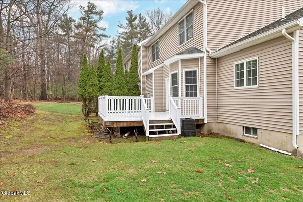 $475,000 | 36 Oakmont Street, Niskayuna, NY 12309