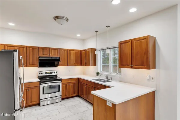 $475,000 | 36 Oakmont Street, Niskayuna, NY 12309