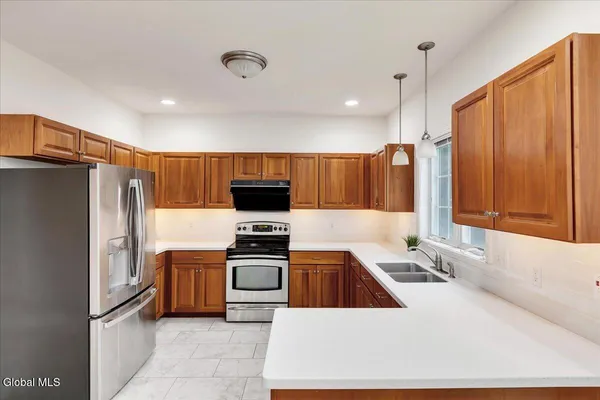 $475,000 | 36 Oakmont Street, Niskayuna, NY 12309