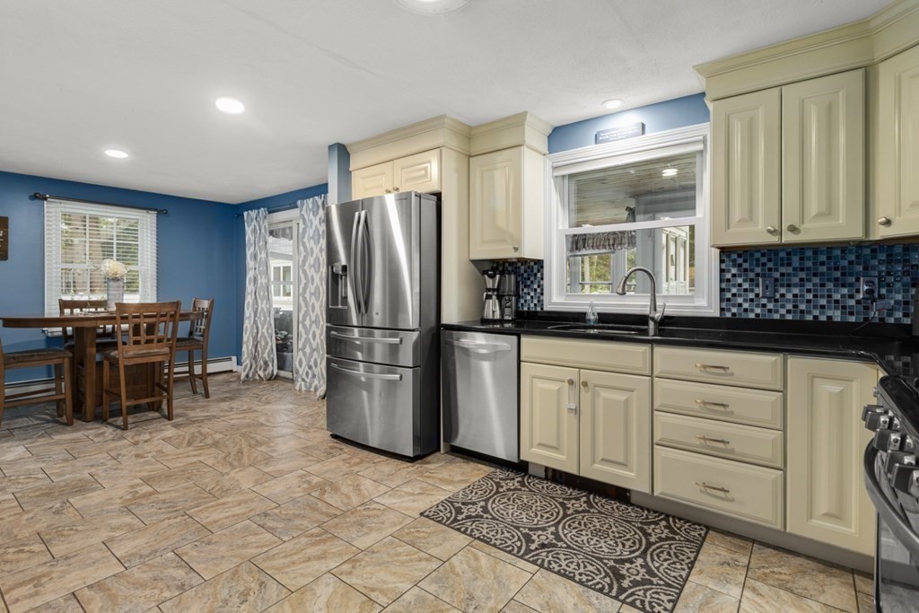 239 Foster Road Tewksbury, MA 01876 - Photo 8 of 39 Gallery Image 8