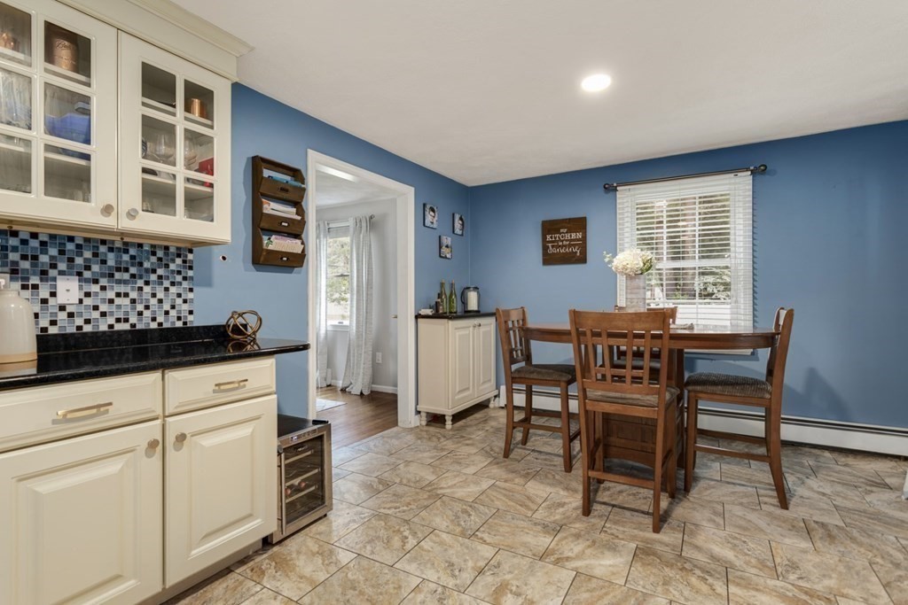 239 Foster Road Tewksbury, MA 01876 - Photo 9 of 39 Gallery Image 9