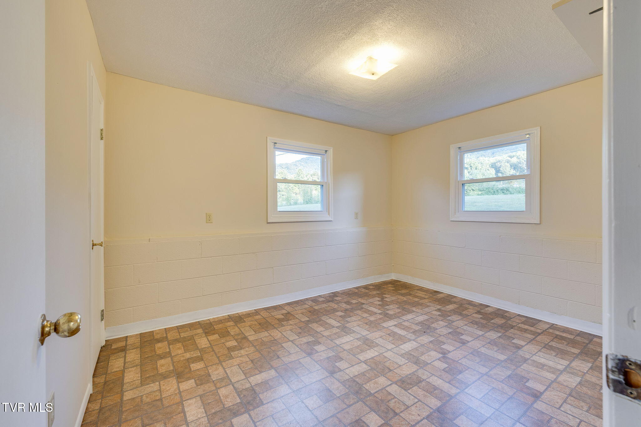 101 Popular Grove Road Elizabethton, TN 37643 - Photo 33 of 38 033