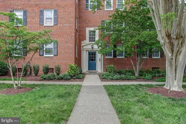 $2,000 | 6610 East Wakefield Drive, Unit C2, Alexandria, VA 22307