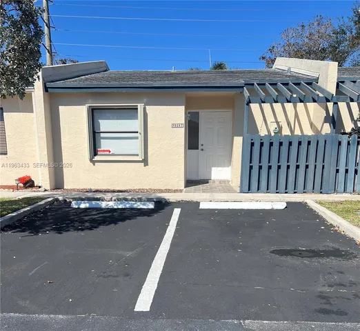 $2,400 | 9287 Northwest 18th Street, Pembroke Pines, FL 33024