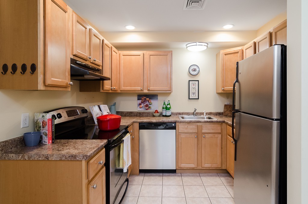 2 Duck Pond Road, Unit 121 Beverly, MA 01915 - Photo 9 of 22 Gallery Image 9