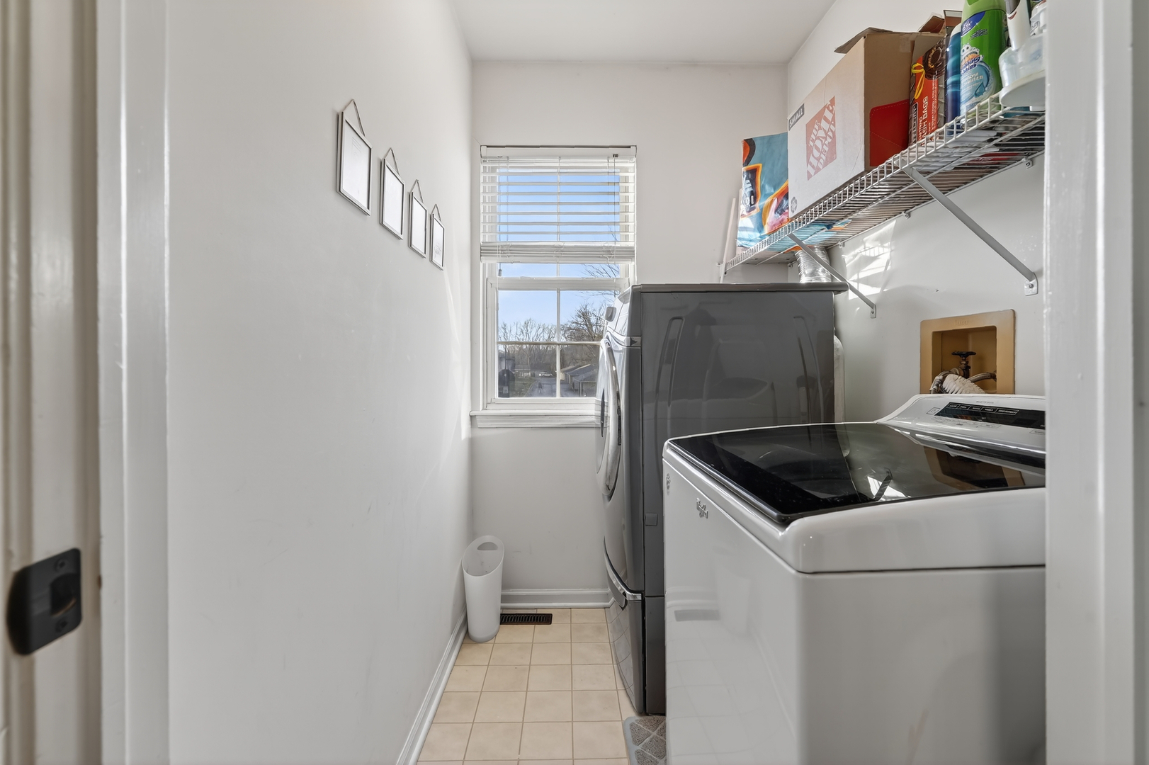 771 Eletson Drive Crystal Lake, IL 60014 - Photo 14 of 32 a kitchen that has a sink and a stove