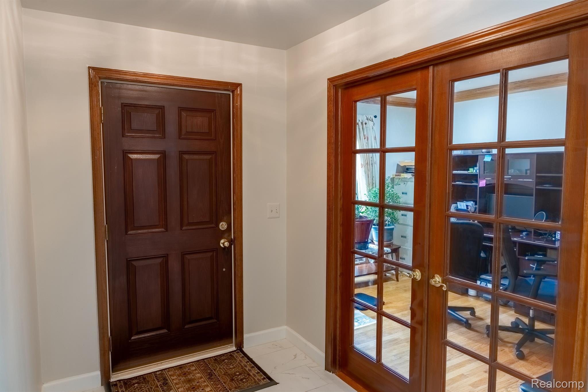 286 Union Drive Rochester, MI 48307 - Photo 7 of 35 Gallery Image 7