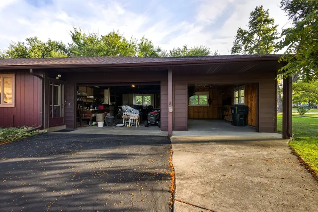 a view of a car garage of the house