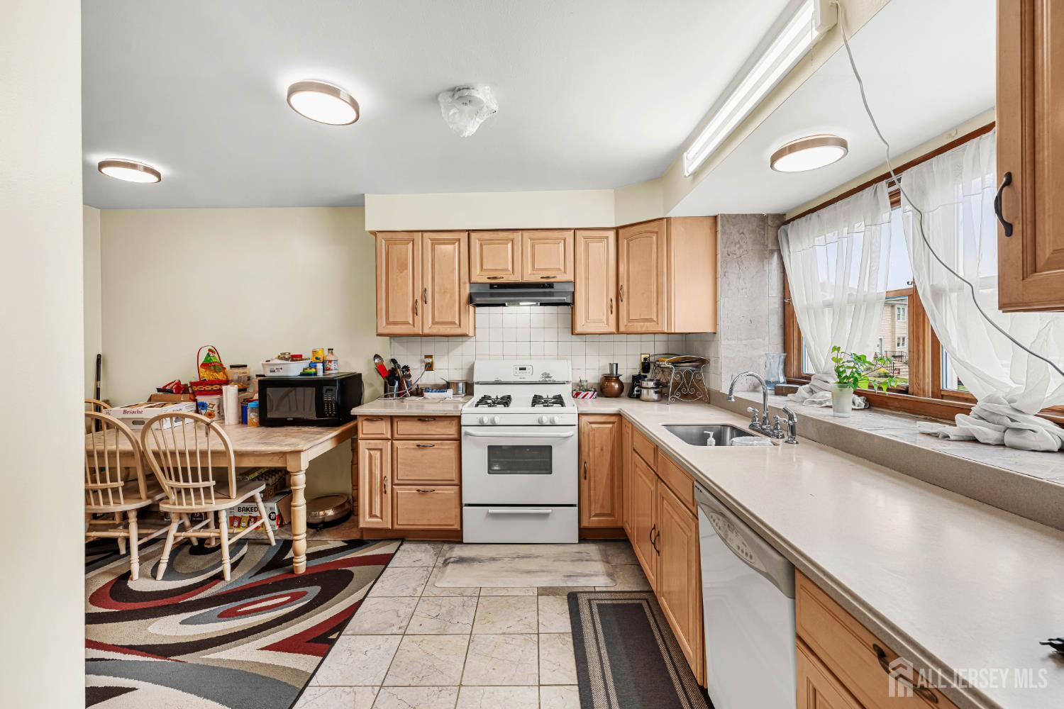1005 Robin Road Hillsborough, NJ 08844 - Photo 11 of 46