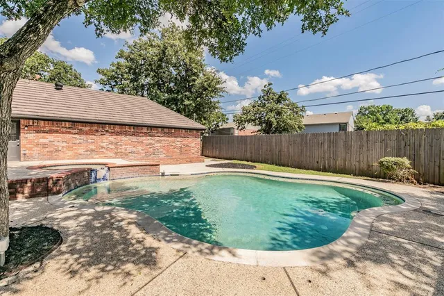 a house view with a outdoor space