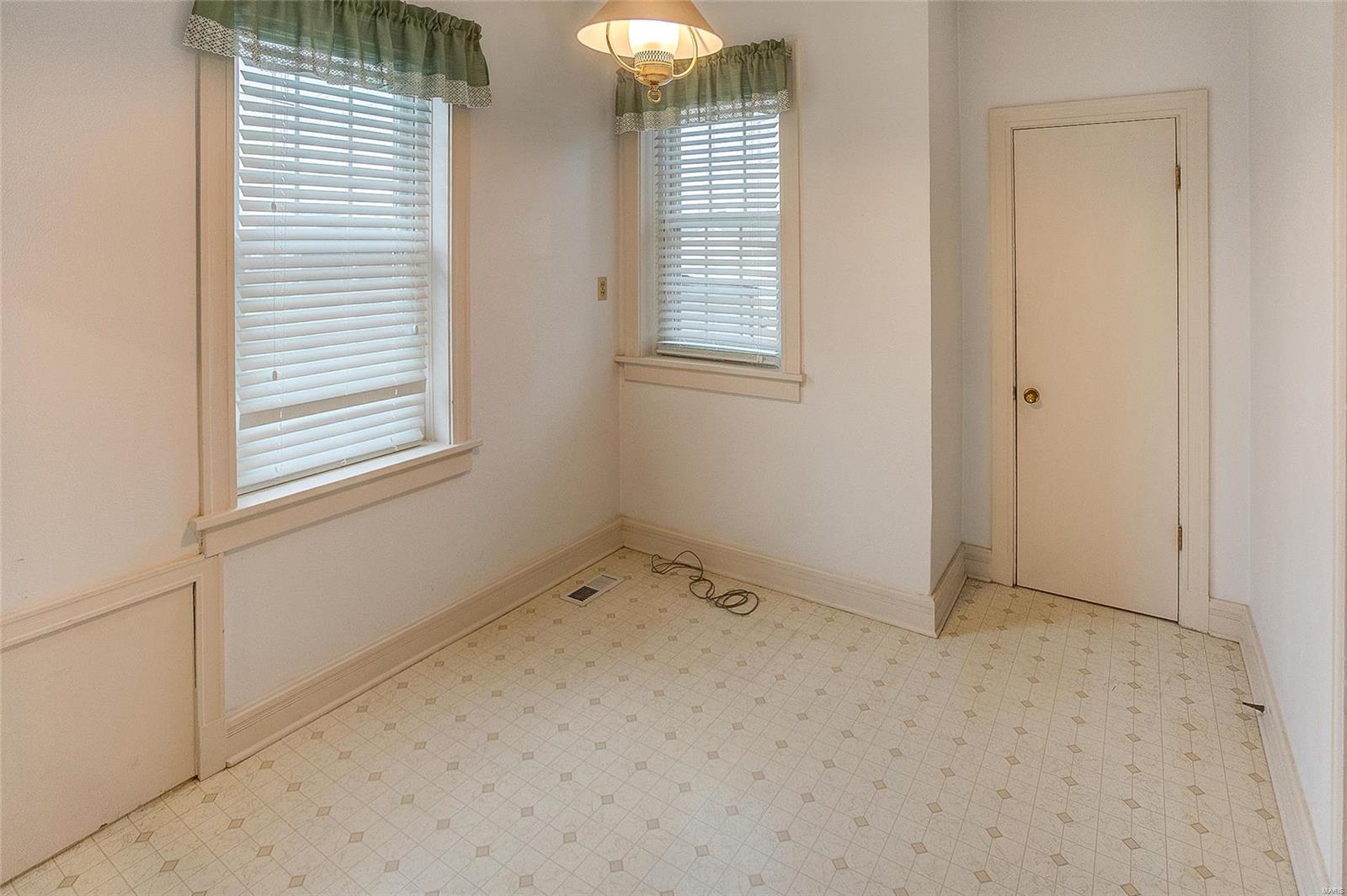 205 Locust Street Red Bud, IL 62278 - Photo 13 of 41