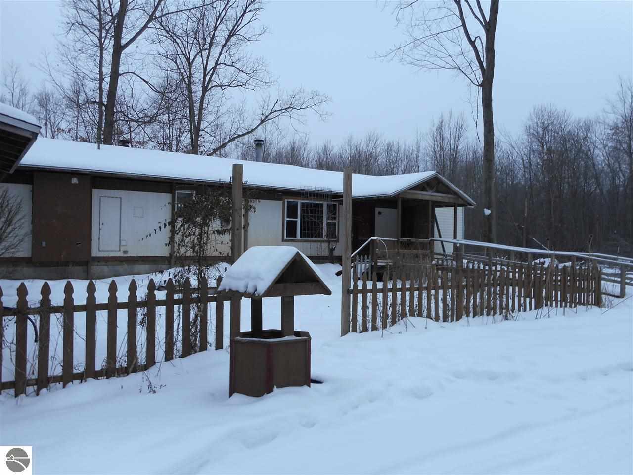 711 West Gordonville Road Midland, MI 48640 - Photo 1 of 25 1795053.JPG