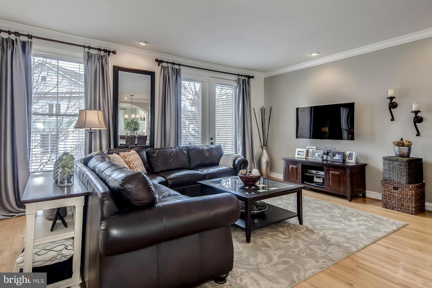1684 Waterhaven Drive Reston, VA 20190 - Photo 4 of 30 Living Room
