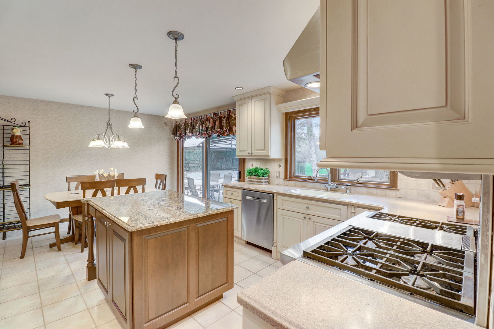 21224 North Quentin Road Kildeer, IL 60047 - Photo 11 of 61 Gallery Image 11