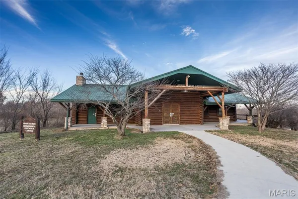 $1,000,000 | 1350 Ayers Road, Greenville, IL 62246