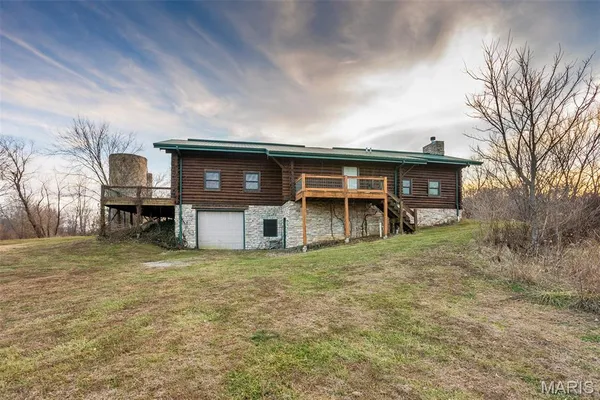 $1,000,000 | 1350 Ayers Road, Greenville, IL 62246