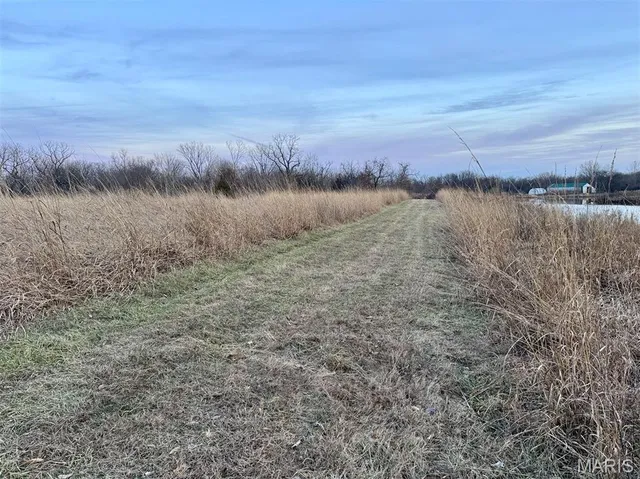 $1,100,000 | 1350 Ayers Road, Greenville, IL 62246