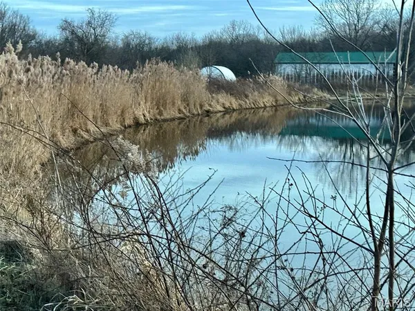 $1,000,000 | 1350 Ayers Road, Greenville, IL 62246