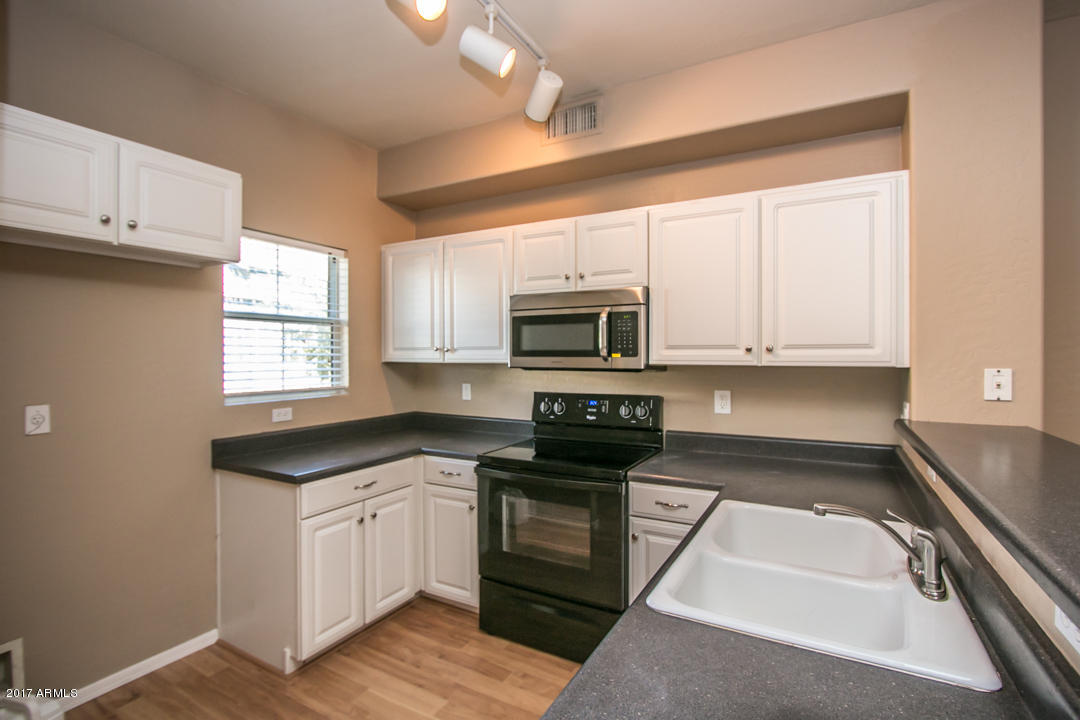 160 West Commerce Court Gilbert, AZ 85233 - Photo 2 of 22 IMG_0095