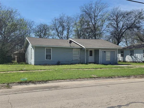 $149,900 | 1205 North Anglin Street, Cleburne, TX 76031