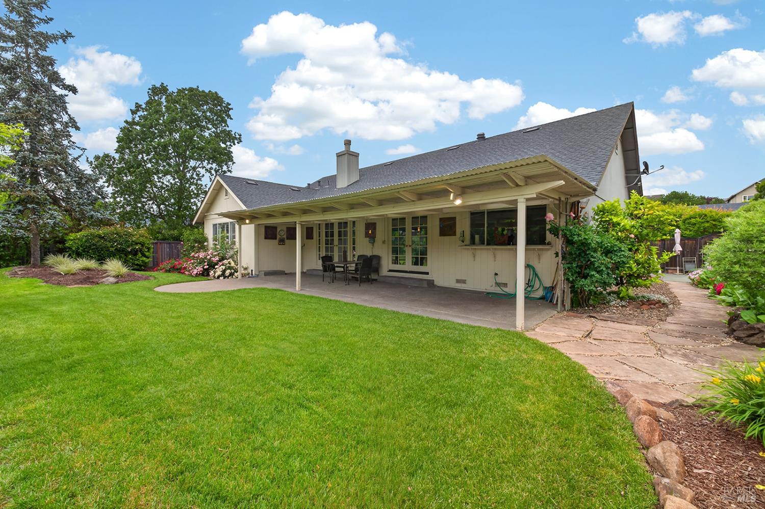 5992 Stone Bridge Road Santa Rosa, CA 95409 - Photo 4 of 35