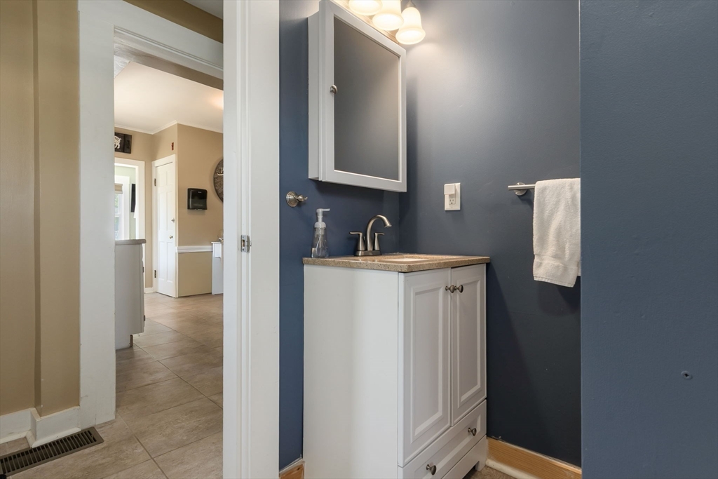 47 Whitehall Road Amesbury, MA 01913 - Photo 16 of 36