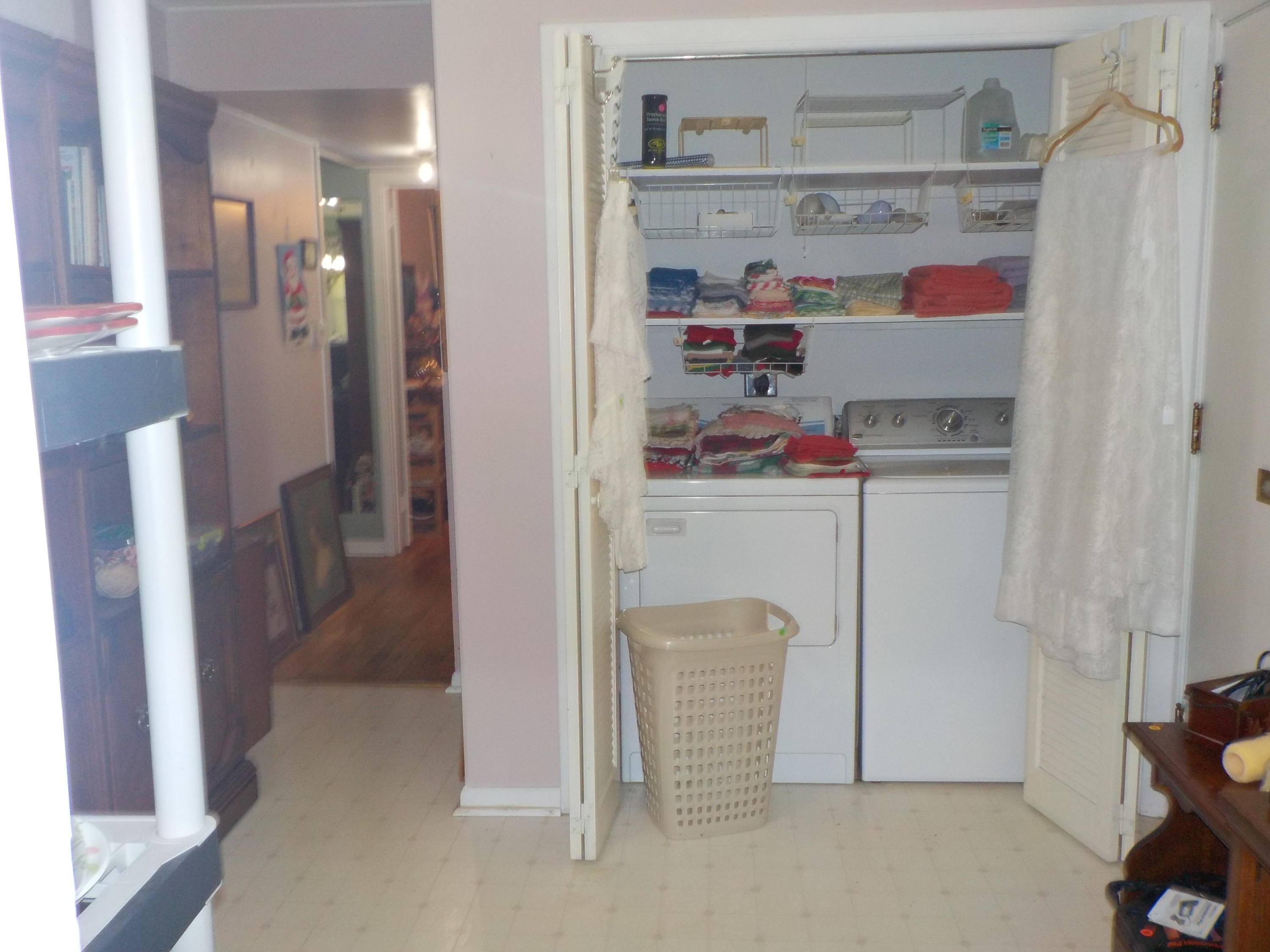 112 Cedar Road Oak Ridge, TN 37830 - Photo 10 of 21 Laundry