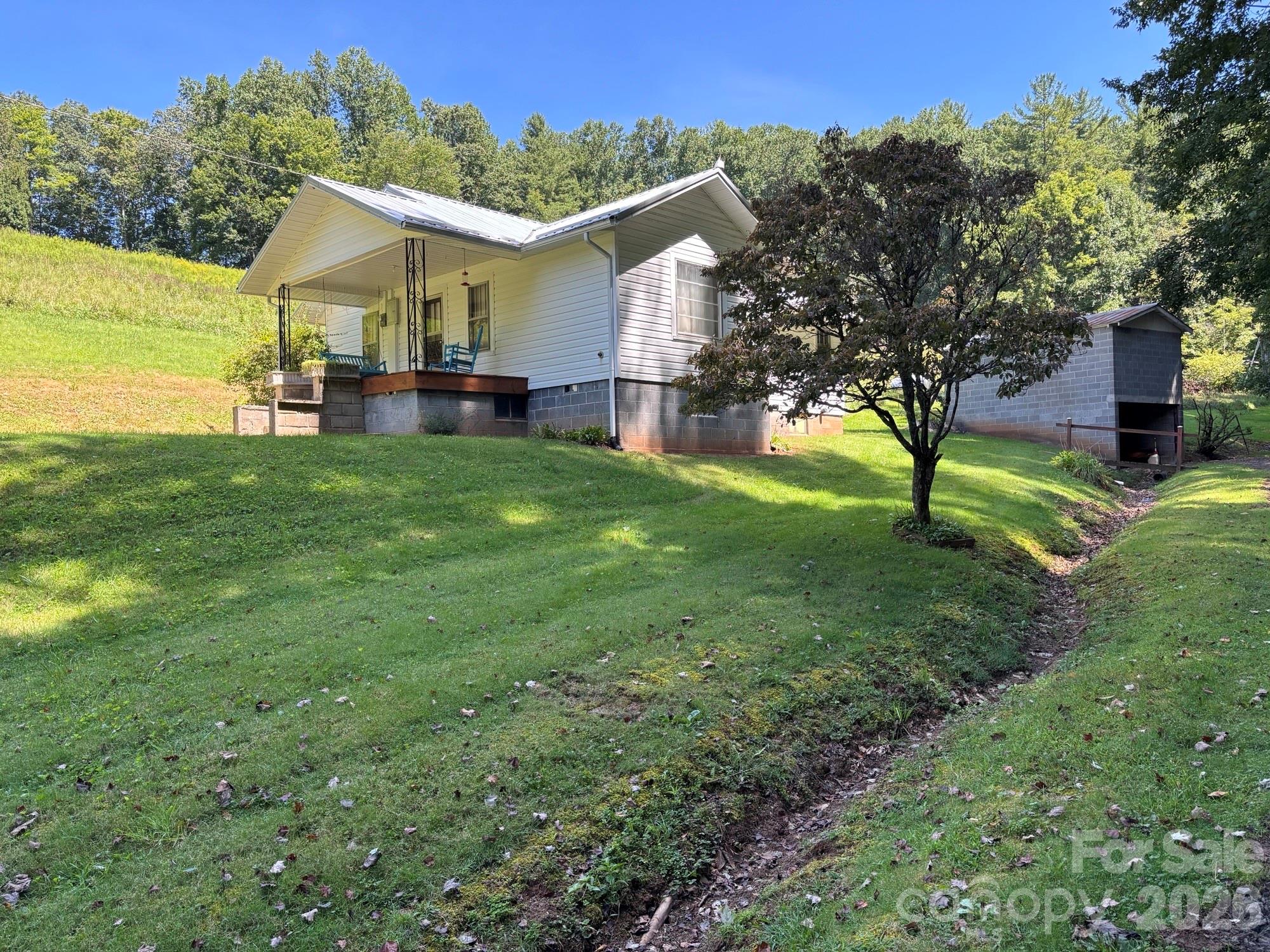 377 Sam Gouge Road Bakersville, NC 28705 - Photo 1 of 29 Gallery Image 1