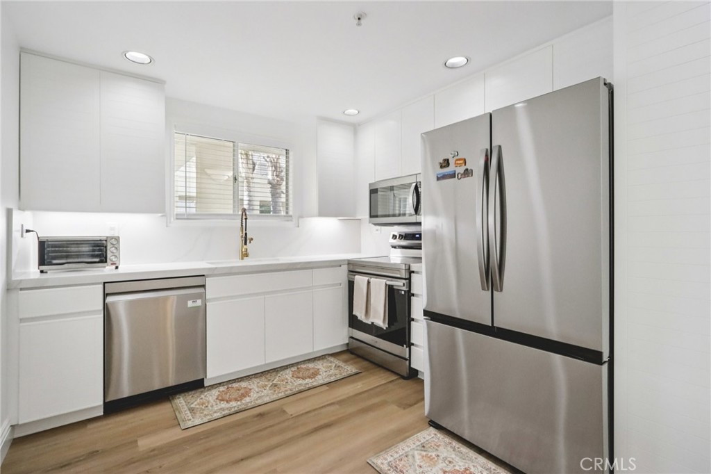 2253 Martin, Unit 321 Irvine, CA 92612 - Photo 2 of 43