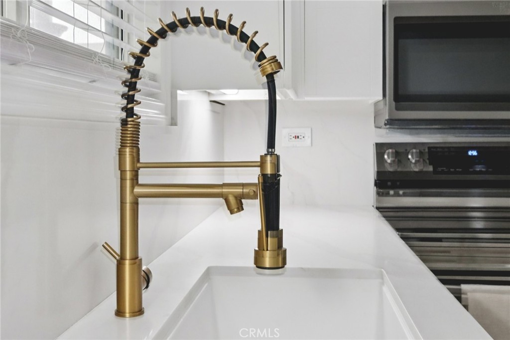 2253 Martin, Unit 321 Irvine, CA 92612 - Photo 6 of 43