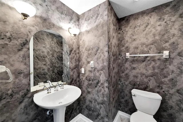 $8,000 | 17904 Cachet Isle Drive, Tampa, FL 33647