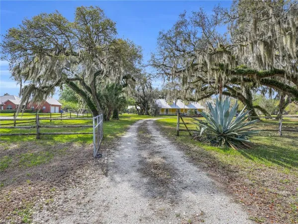 $674,900 | 1712 Frontier Circle, LaBelle, FL 33935