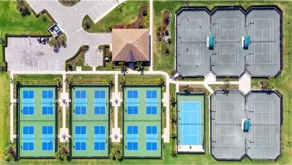 a view of a tennis court