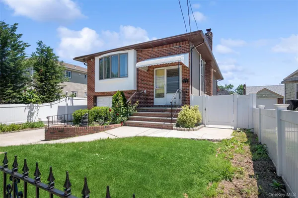 $919,000 | 15 Belmont Boulevard, Elmont, NY 11003