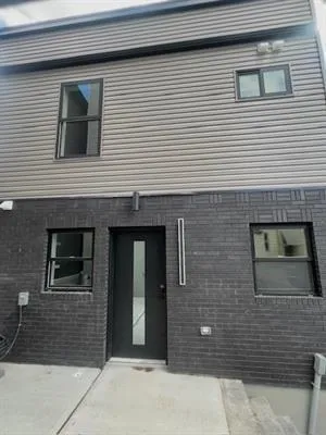 $1,999 | 97 Irving Street, Unit REAR, Jersey City, NJ 07307