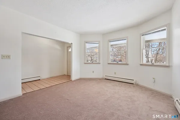 $2,100 | 1-3 Magnolia Street, Hartford, CT 06112