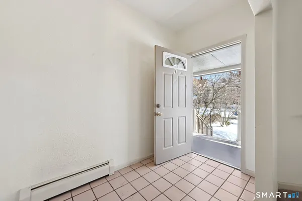$2,100 | 1-3 Magnolia Street, Hartford, CT 06112