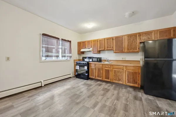 $2,100 | 1-3 Magnolia Street, Hartford, CT 06112