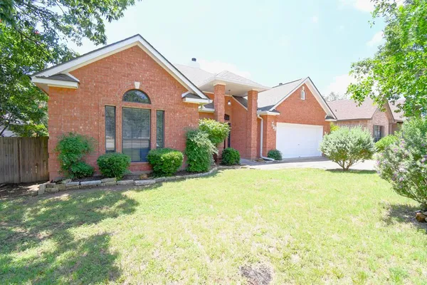 $2,500 | 719 Oak Hollow Drive, Kerrville, TX 78028