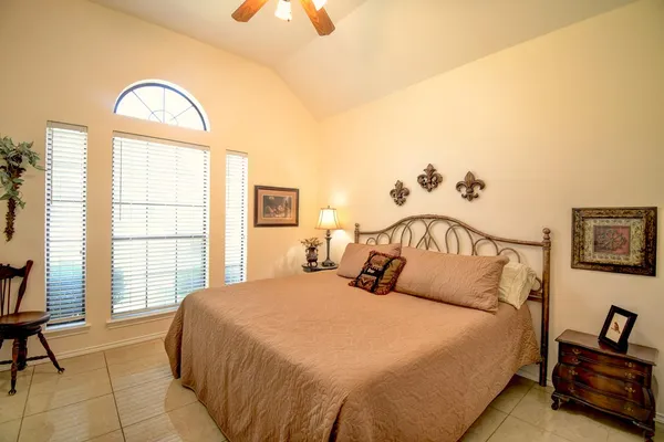 $2,500 | 719 Oak Hollow Drive, Kerrville, TX 78028