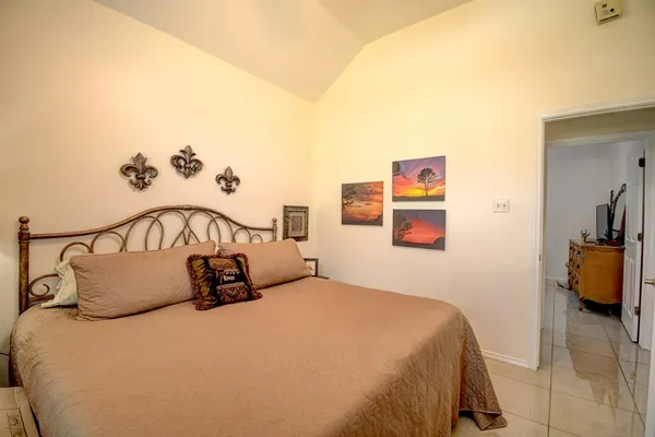 $2,500 | 719 Oak Hollow Drive, Kerrville, TX 78028