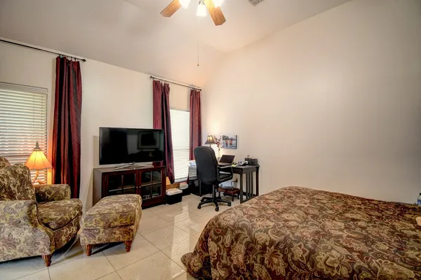 $2,500 | 719 Oak Hollow Drive, Kerrville, TX 78028